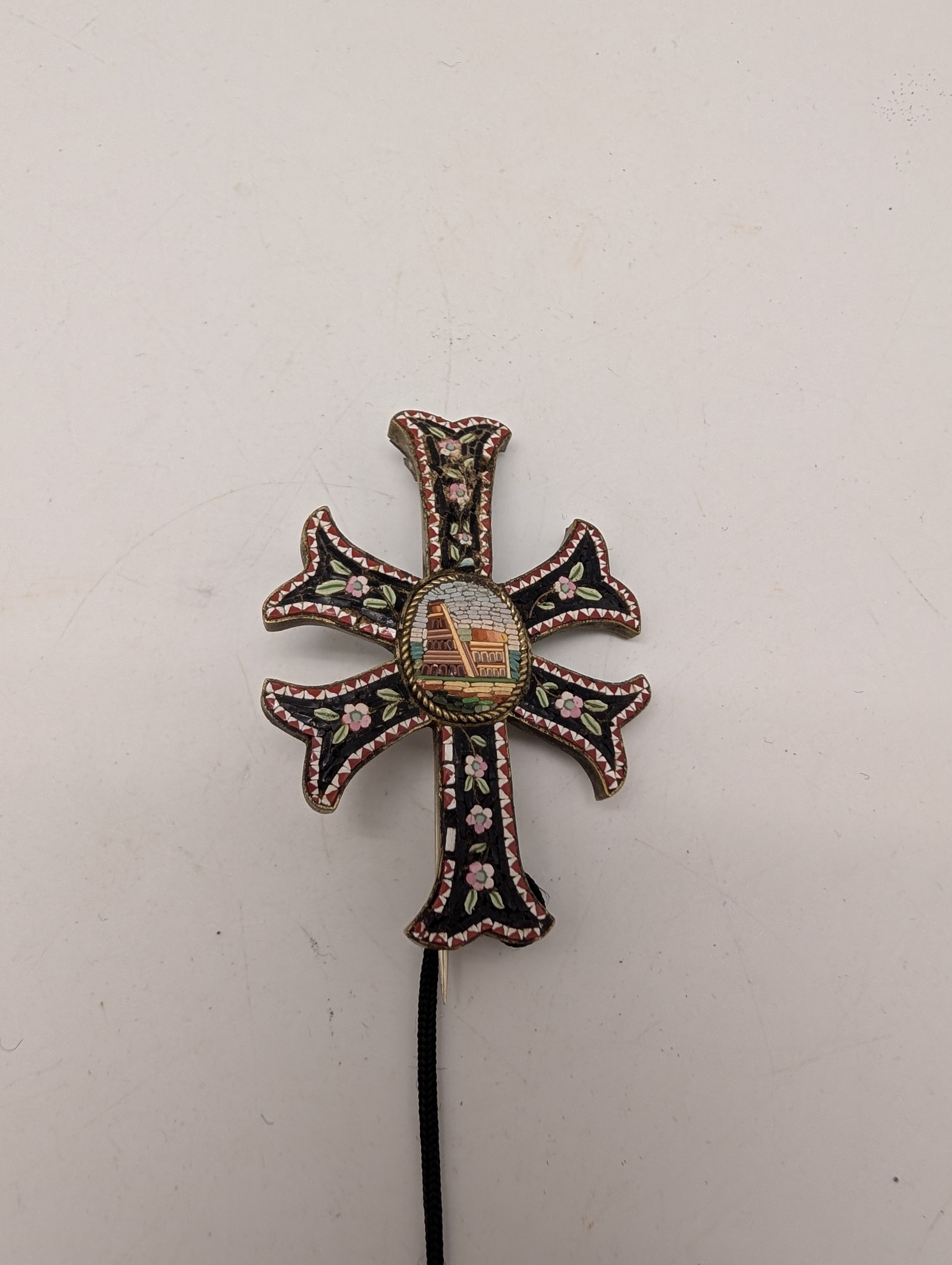 Antik Italiensk Mikro-mosaik Kors-broche med Vedhæng