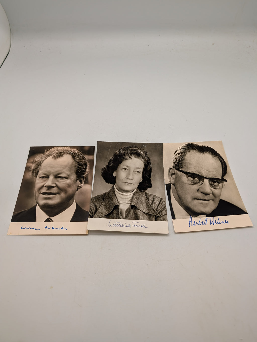 Samling af tre signerede fotografier af tyske politikere